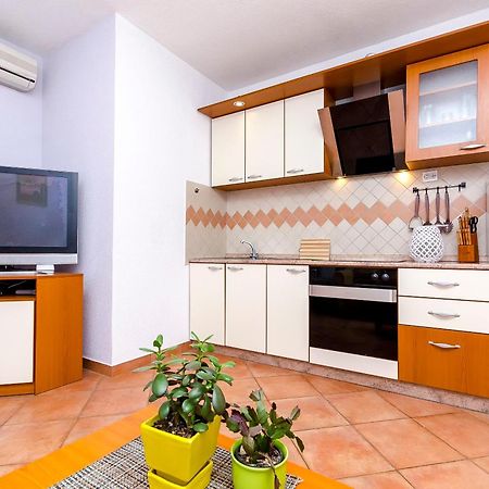 Apartment Piveta โตรกีร์ ภายนอก รูปภาพ
