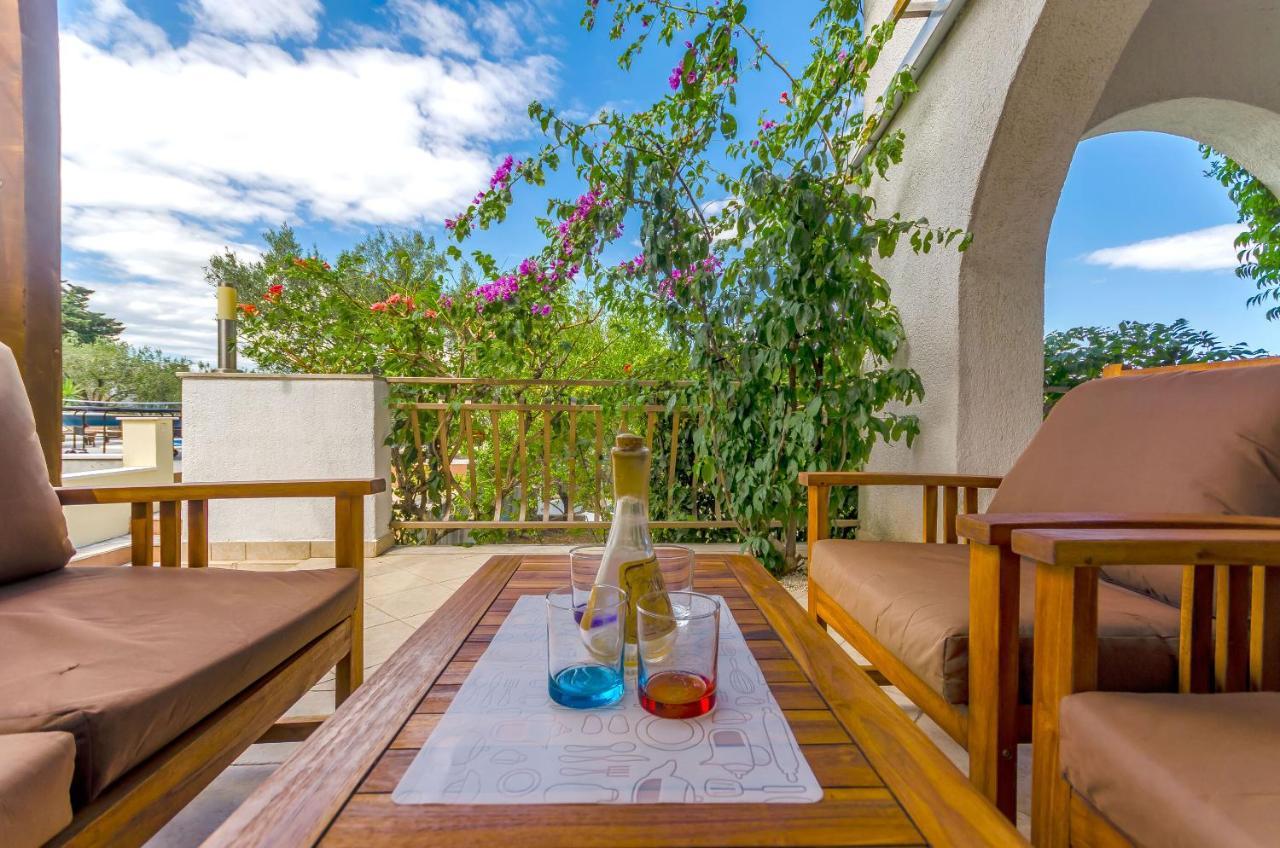 Apartment Piveta โตรกีร์ ภายนอก รูปภาพ