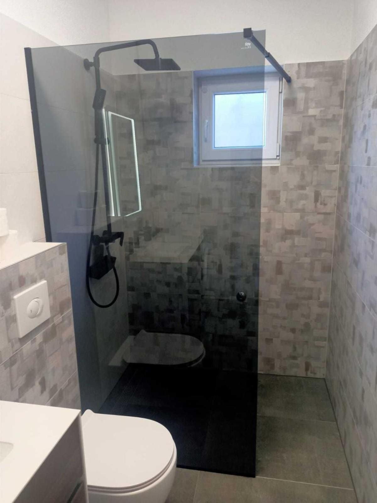 Apartment Piveta โตรกีร์ ภายนอก รูปภาพ