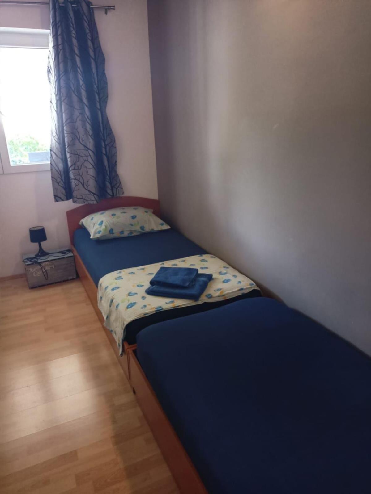 Apartment Piveta โตรกีร์ ภายนอก รูปภาพ