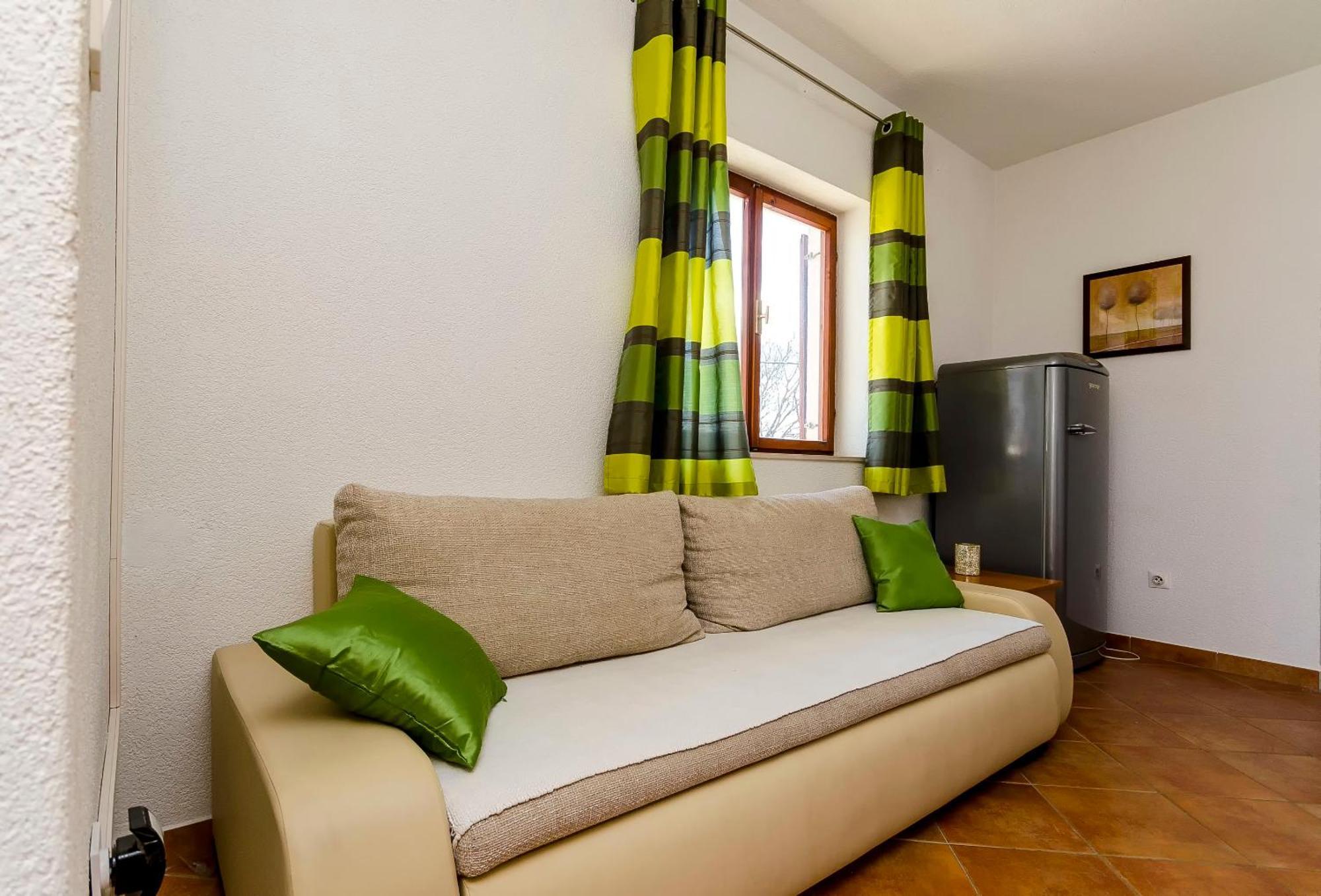 Apartment Piveta โตรกีร์ ภายนอก รูปภาพ