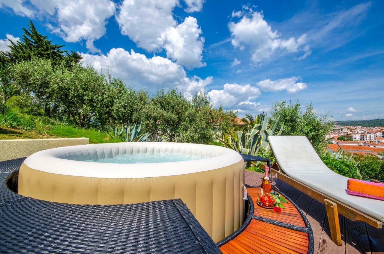 Apartment Piveta โตรกีร์ ภายนอก รูปภาพ
