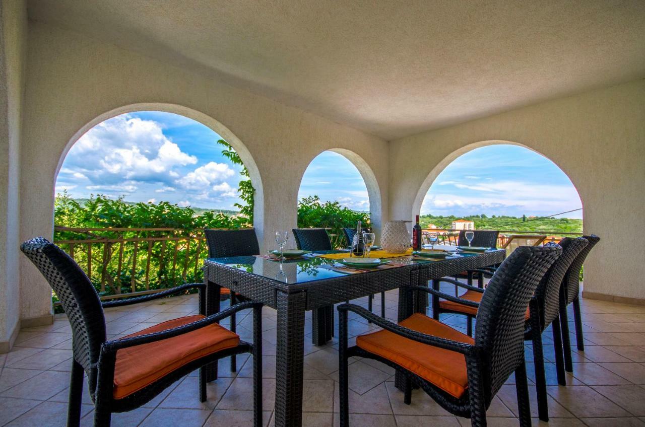 Apartment Piveta โตรกีร์ ภายนอก รูปภาพ